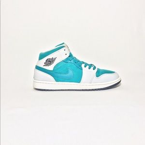 Air Jordan 1 Mid “Lush Teal”